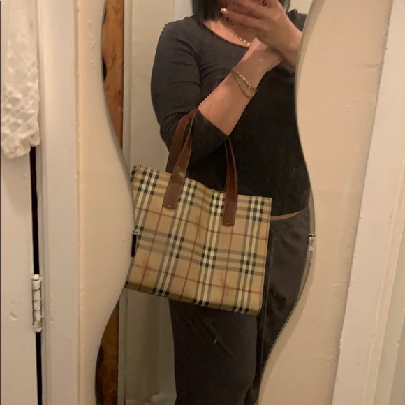 Burberry medium tote - Picture 8 of 11